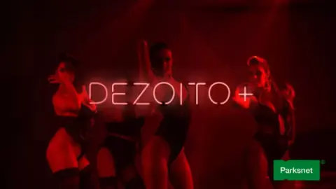 parksnet-imagem-galeria-ingresso-gatzz-dezoito-fondue-e-show-6905f74aa31cf_0.webp
