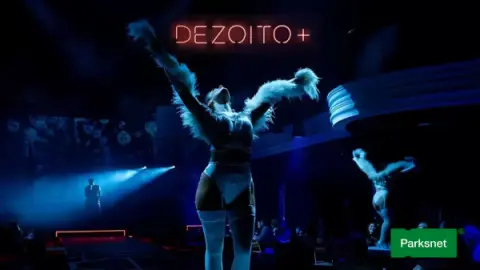 parksnet-imagem-galeria-ingresso-gatzz-dezoito-fondue-e-show-6905f75a8247f_0.webp